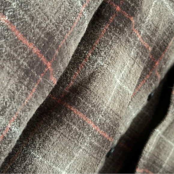 Abercrombie & Fitch Brown Flannel Button Up Long Sleeve Shirt - Picture 5 of 12